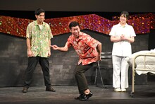 合同コン合同コントより、（左から）サルベース折田、おしどり大名・てんこ盛り男ト、ポテトカレッジきよ