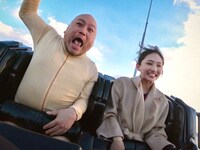 ジェットコースターの実況リポートに乱入するハリウッドザコシショウ