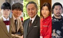 日曜劇場「キャスター」に出演するヒコロヒー（右から2人目）ら