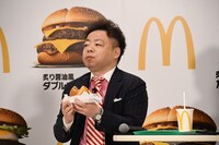 サムライマックを味わうダイアン・ユースケ