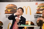 サムライマックを完食するダイアン・ユースケ