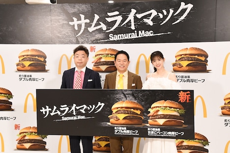 サムライマック新商品PRイベントに登場したダイアン、松村沙友理