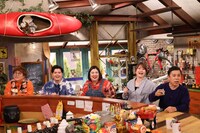 左からマユリカ、紅しょうが、ナインティナイン岡村