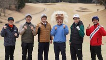 「よしもとゴルフ王決定戦2025」に出場する（左から）蛍原徹、博多華丸、千鳥ノブ、大西ライオン、平成ノブシコブシ吉村、ちぇす若松