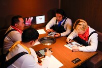 「ミルクボーイ×見取り図 ありつけ！」のワンシーン