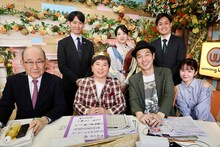 「ウイニング競馬」新MCに就任した爆笑問題・田中（前列左から2人目）