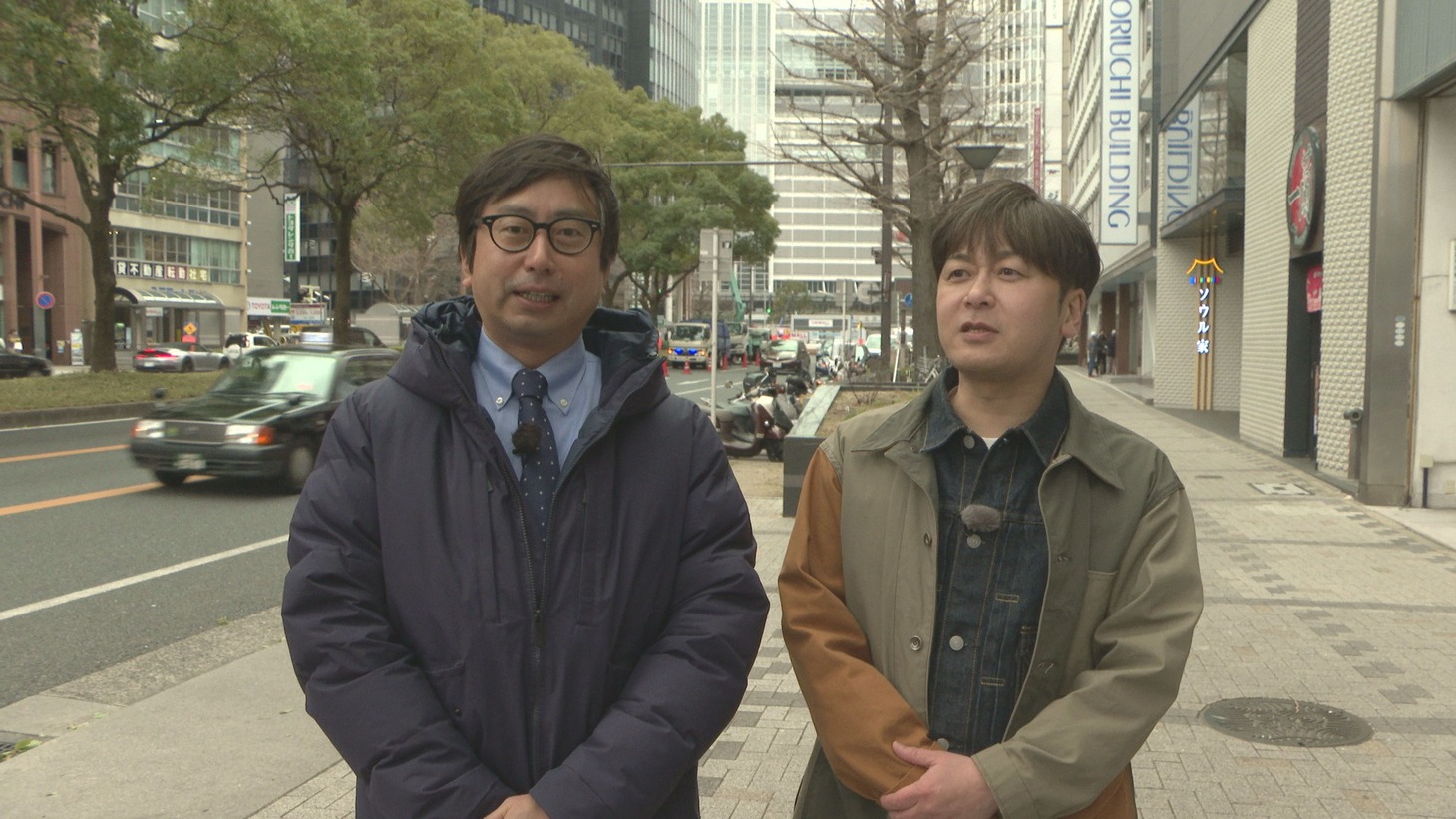 左からおいでやす小田、アンダーポイント本美