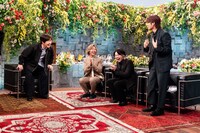 内村光良とMrs. GREEN APPLE。（写真提供：NHK）