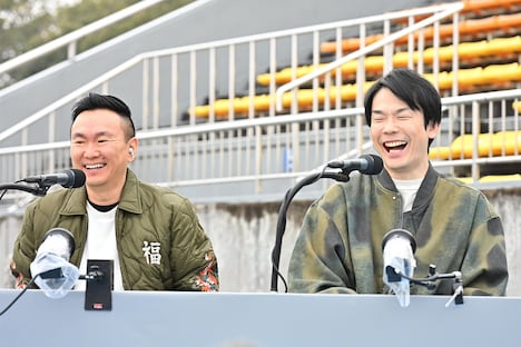 大会MCのかまいたち