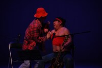 ひーとんのタンクトップを引きちぎるおーちゃん