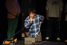 「DJ大喜利」に臨むさや香・石井