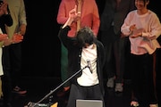 DJになりきるデニス松下