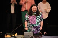 「DJ大喜利」に臨むカゲヤマ・タバやん。