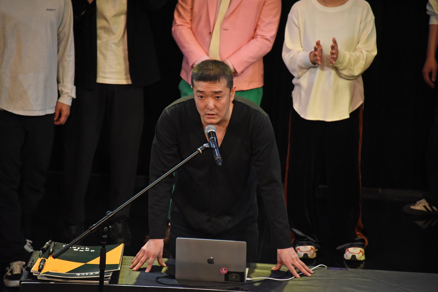 「DJ大喜利」のトリを務めたかたつむり本鮪