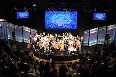 ヨシモト∞ホール最終日公演が幕開け、かたつむり林&本鮪は「ただの友達だった頃」に一瞬戻る