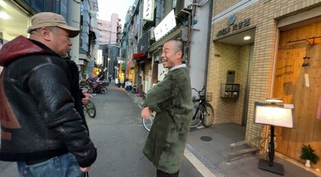 ケンドーコバヤシとゲストのアキナ山名