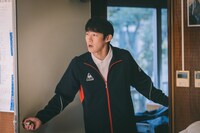 ロングコートダディ堂前