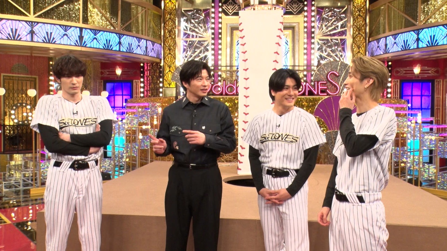 「バカリ・山里の操縦AWARD～人気芸能人 動かしてみた～」のワンシーン