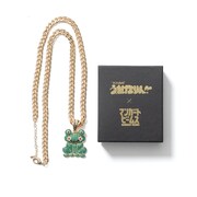 「マユリカのうなげろりん!!」と「マンガート ビームス」コラボによるネックレス