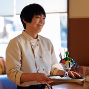 パーパーほしの、オークラ脚本ドラマ「なんで私が神説教」第1話でファミレスの店員役
