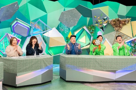 左から、海原やすよ ともこ、野性爆弾くっきー！、すゑひろがりず