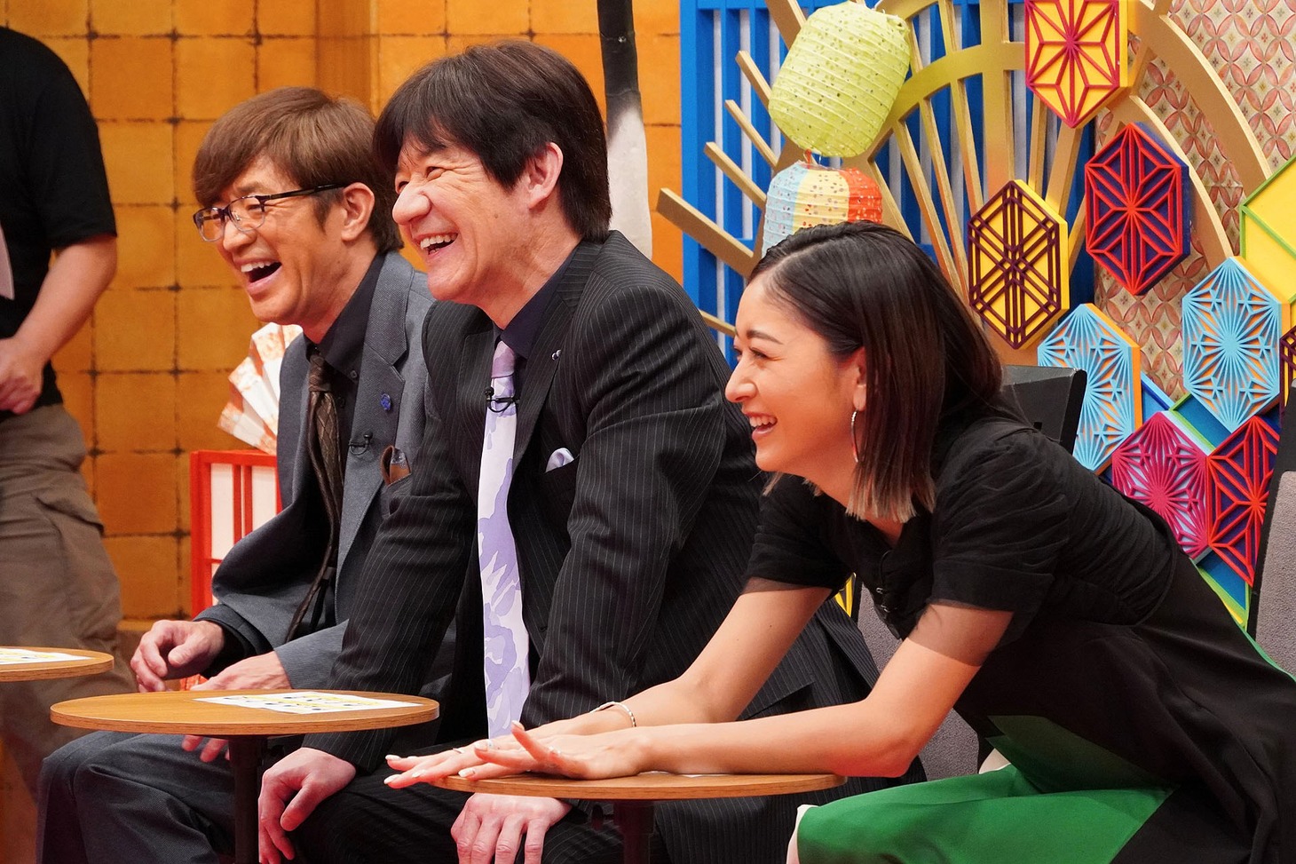 左からさまぁ～ず大竹、内村光良、みちょぱ