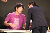 流れ星☆ちゅうえいに対し、突如「お前がやったんだろ！」と凄むイワイガワ・岩井ジョニ男