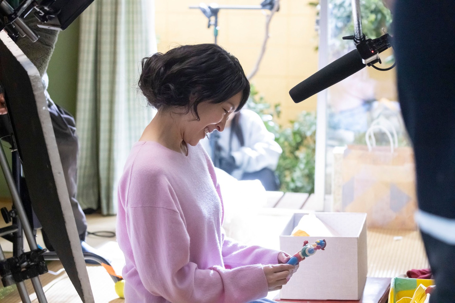 麻生久美子が登場する「やかんの家族だゾ！」メイキングシーン