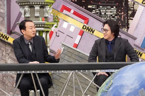 「全力！脱力タイムズ」よりアンガールズ田中卓志（左）と尾上松也。