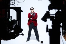 CM撮影中の佐久間宣行