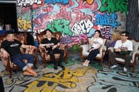 左からケンドーコバヤシ、フットボールアワー後藤、阿部なつき、おいでやす小田