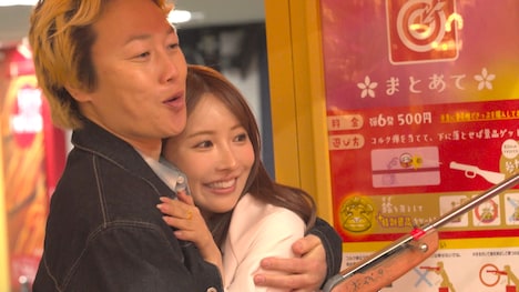 夜の浅草デートを体験する見取り図リリーと三上悠亜