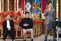 左から千鳥・大悟、鈴木亮平、千鳥ノブ