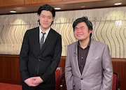 左から霜降り明星・粗品、辻井伸行