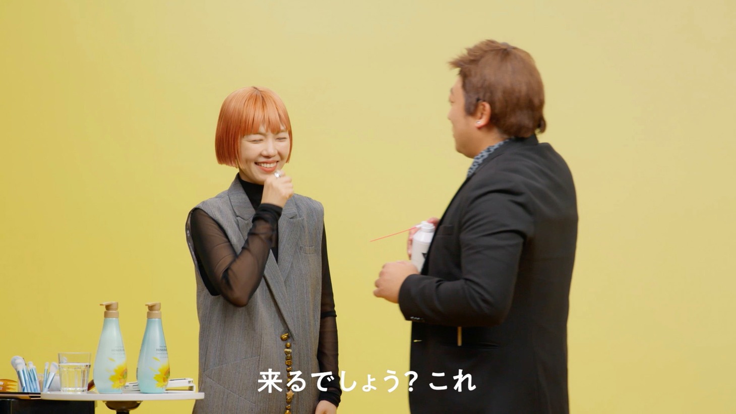 Webムービー「HARU×PAKU STUDIO」のワンシーン