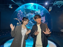 神戸の水族館・アトアを訪れるますだおかだ岡田と小栗有以