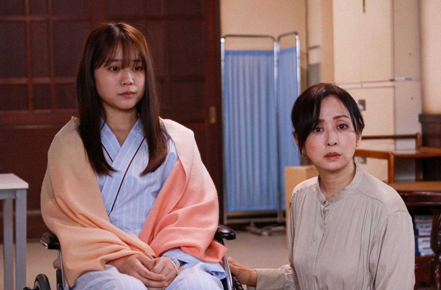 森山未唯と、その母親役の斉藤由貴