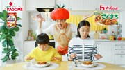 WebCM「カレーにトマト！やんなきゃもったいねぇ！」のワンシーン