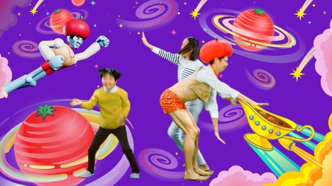 WebCM「カレーにトマト！やんなきゃもったいねぇ！」のワンシーン