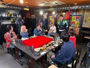 ヴェルディ川崎のジャージを着る銀シャリ橋本