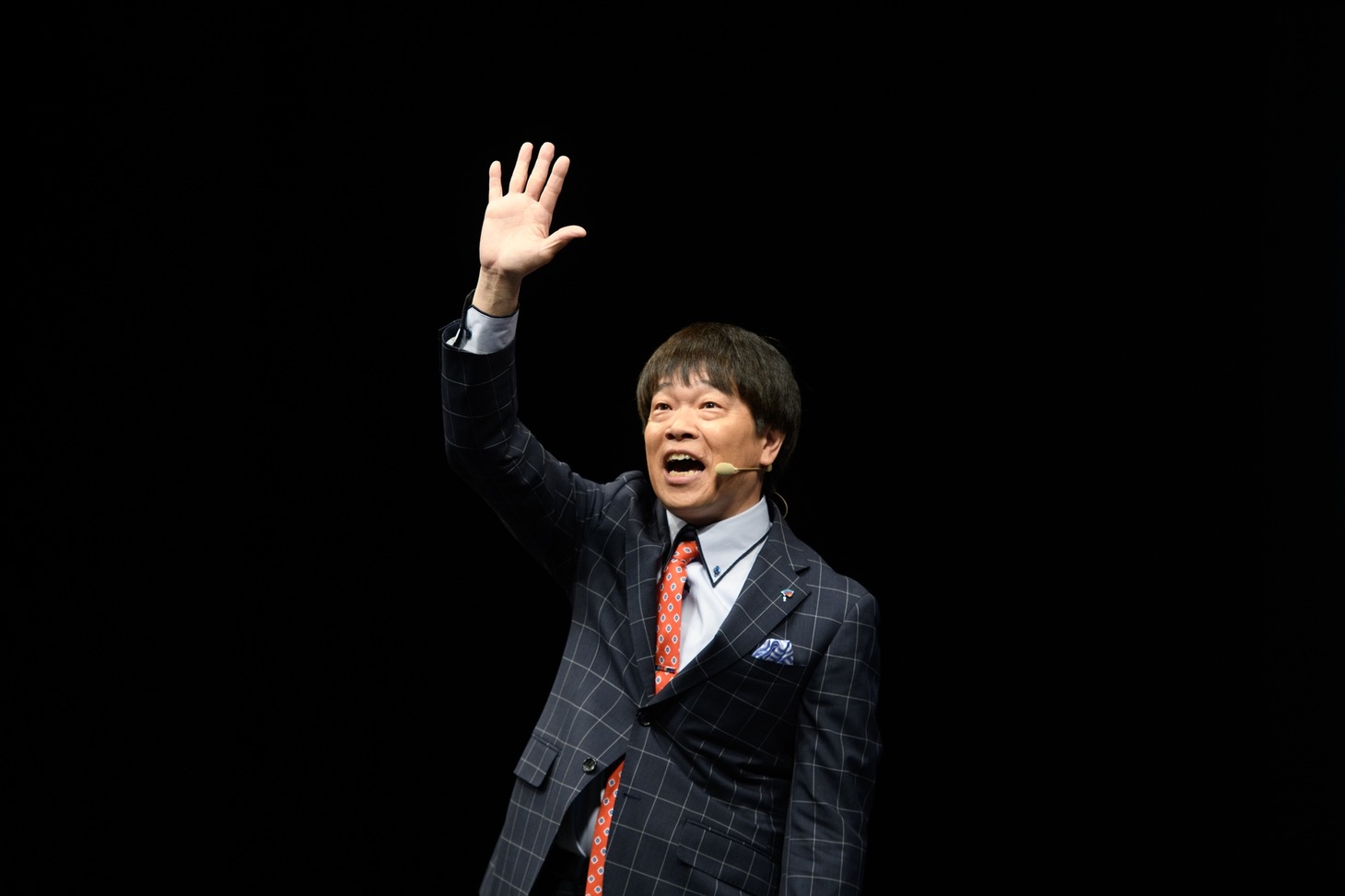 「アメトーーク初ライーーブ」に出演するMCの蛍原徹