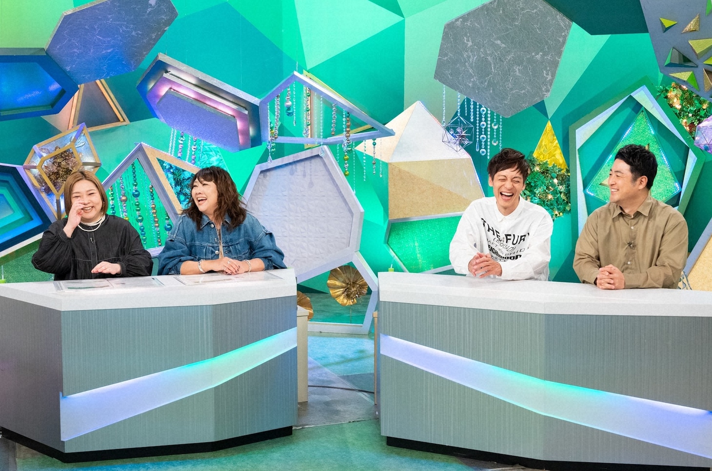 「やすとものいたって真剣です」にスタジオ出演する、海原やすよ ともこ、とろサーモン村田、水田信二