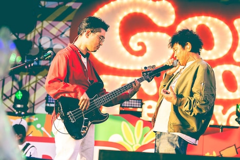 浜田雅功とハマ・オカモトの親子初共演ステージの様子(撮影: 渡邉一生)