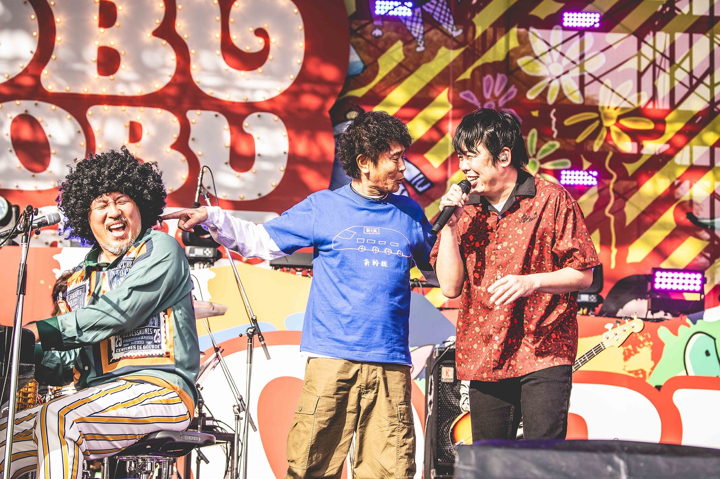 「ごぶごぶフェスティバル2025」DAY1より、スキマスイッチと浜田雅功（撮影： 渡邉一生）
