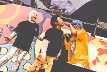 「ごぶごぶフェスティバル2025」DAY2より、湘南乃風と浜田雅功（撮影： 渡邉一生）