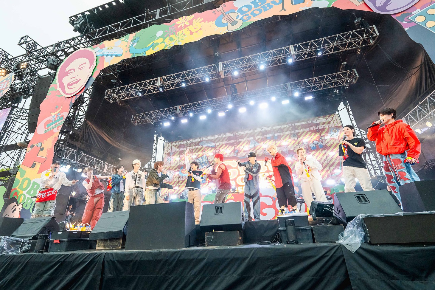 「ごぶごぶフェスティバル2025」DAY2より、JO1と浜田雅功（撮影：ハヤシマコ）