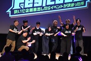 ダンスを披露する野口衣織と、盛り上げる芸人たち