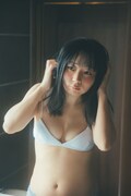 にゃんこスター・アンゴラ村長の新作写真集より（撮影：東京祐／講談社）