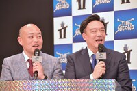 優勝会見でMCを務めたギャロップ