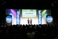 森ノ宮よしもと漫才劇場でネタを披露するツートライブ